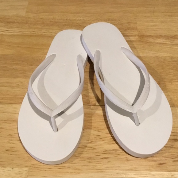 hollister flip flops womens